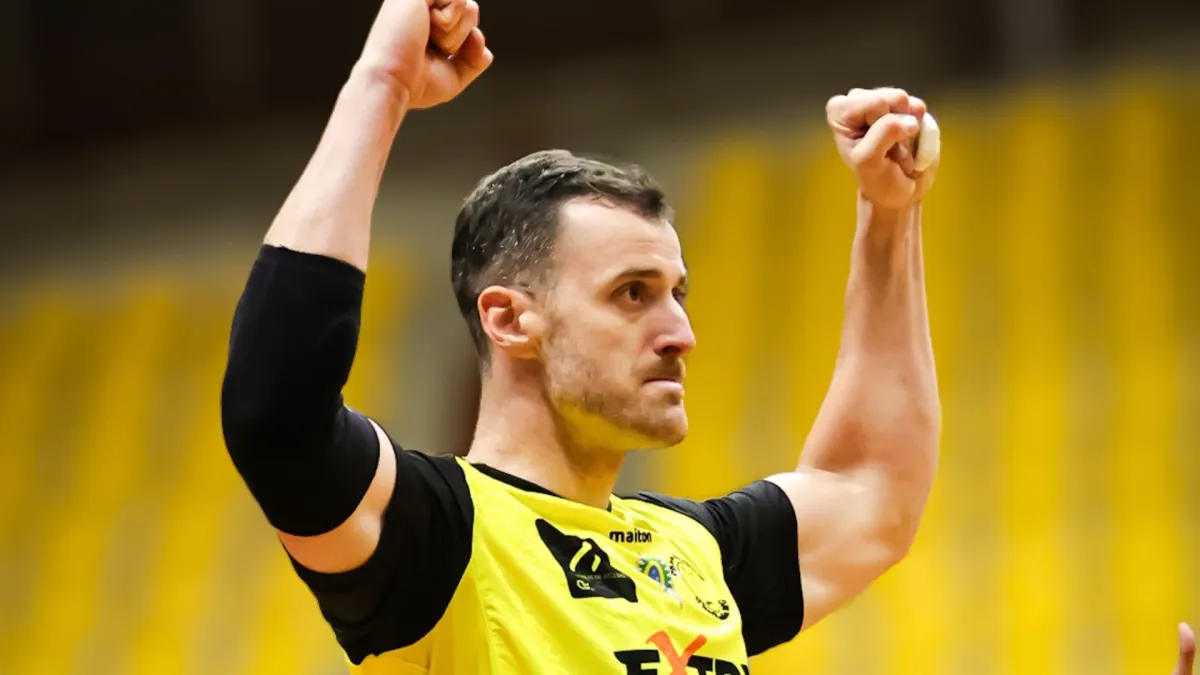 Praia Clube supera o JF Vôlei em jogaço de cinco sets e estreia com pé direito no Campeonato Mineiro