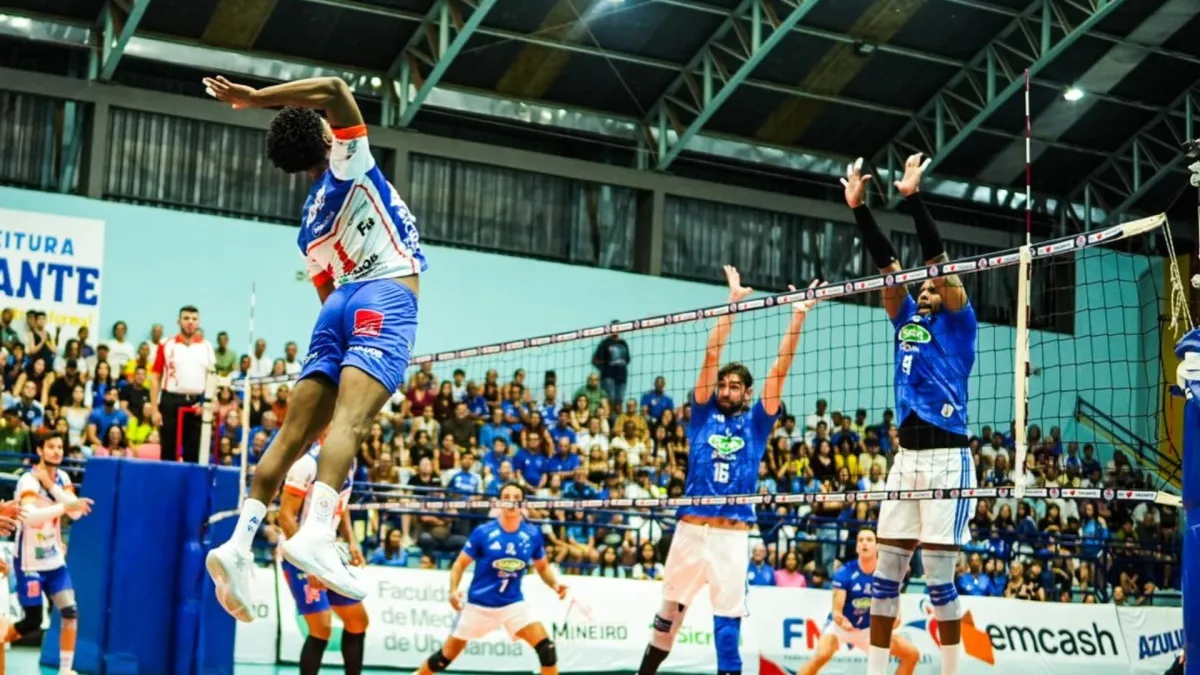 Cruzeiro supera o Monte Carmelo de virada e mantém 100% de aproveitamento no Campeonato Mineiro de Vôlei