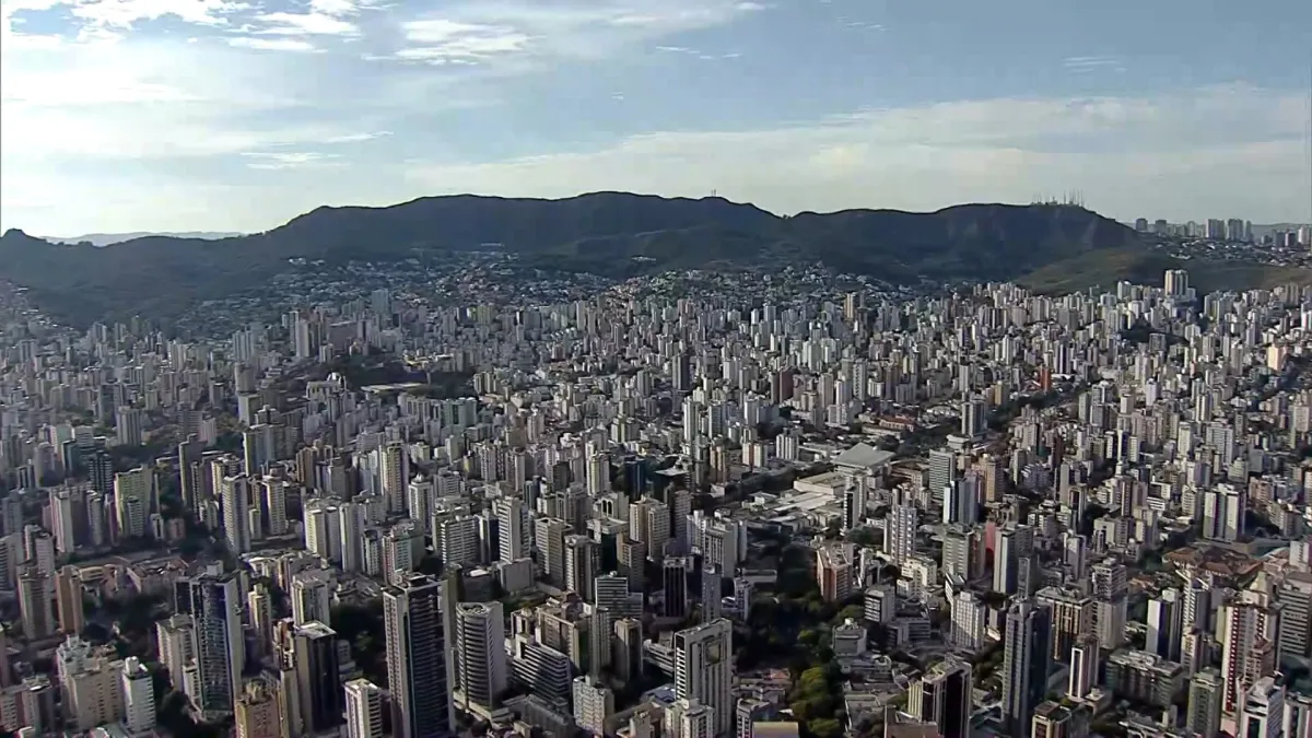 Capital Mineira é Atingida por Chuva no Fim da Tarde Sob Vigência de Alerta Meteorológico