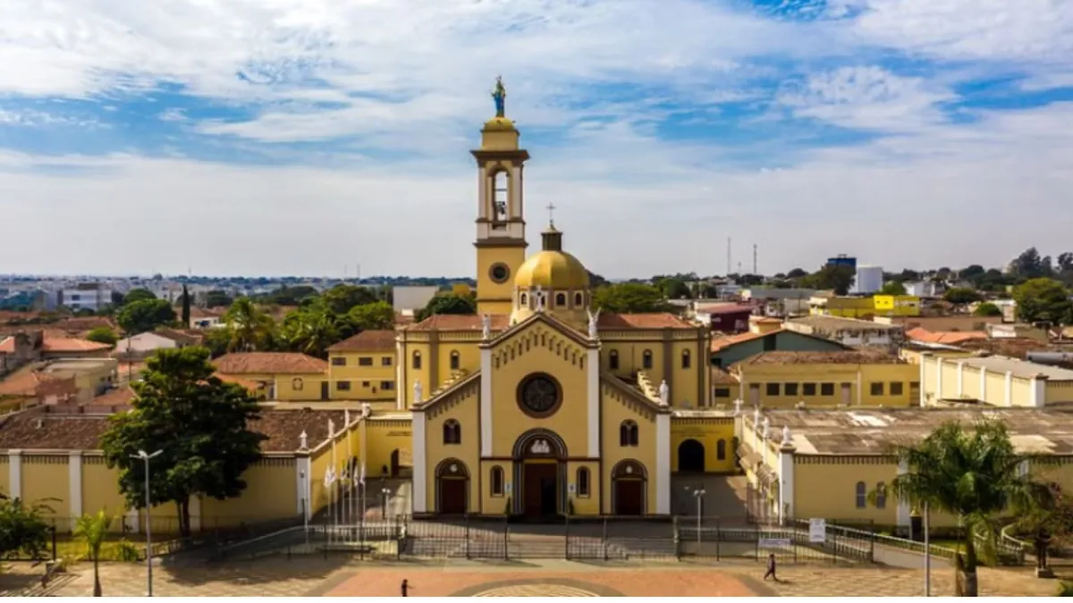Uberaba realiza mutirão neste sábado com limpeza urbana, vacinação antirrábica e descarte de eletrônicos