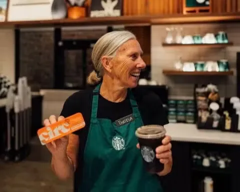 Empreendedora de 65 anos fatura R$ 10,4 milhões com marca de snacks saudáveis nos EUA
